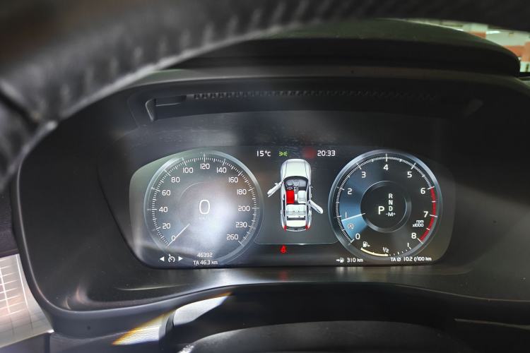 Used Volvo XC40 2021 T4 4x4 SmartDrive Fashion Edition Instrument Cluster