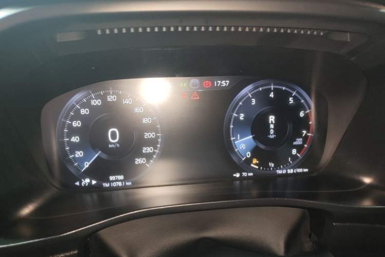 Used Volvo XC40 2021 T4 Four-Wheel Drive Smart Luxury Edition Instrument Cluster