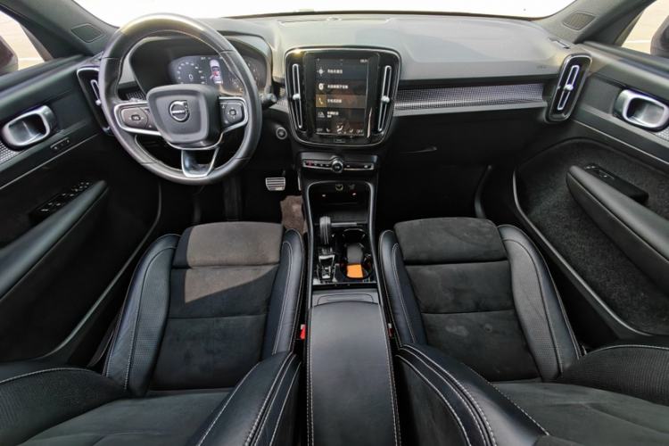 Used Volvo XC40 2021 T4 Four-Wheel Drive Smart & Sporty Edition Interior 1