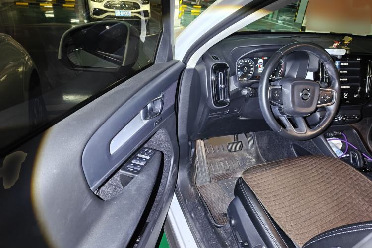 Used Volvo XC40 2021 T4 4x4 SmartDrive Fashion Edition Interior 3