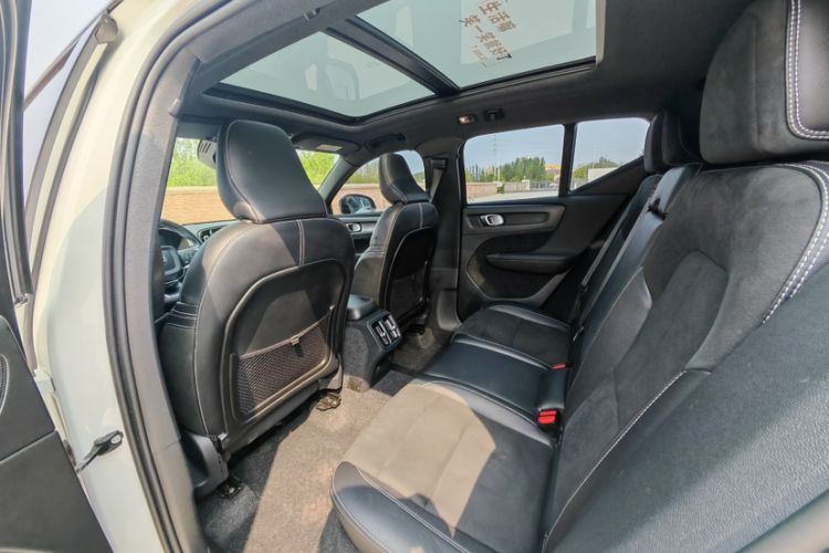 Used Volvo XC40 2021 T4 Four-Wheel Drive Smart & Sporty Edition Interior 3