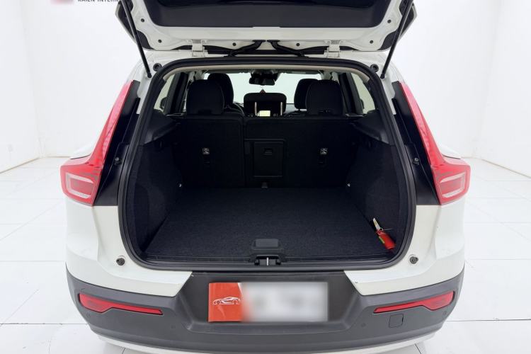 Used Volvo XC40 2021 T4 4x4 SmartDrive Fashion Edition Interior 6