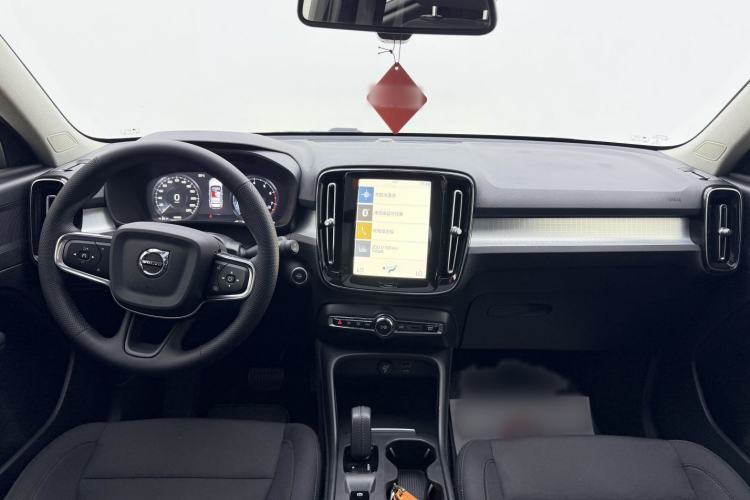 Used Volvo XC40 2021 T4 4x4 SmartDrive Fashion Edition Interior 7