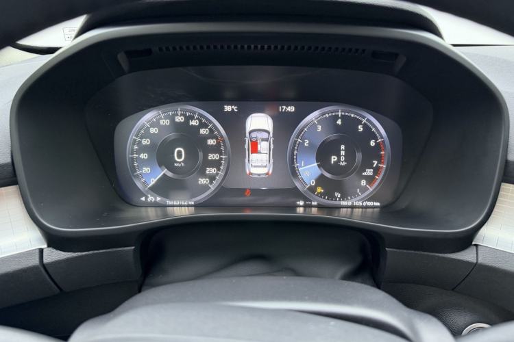 Used Volvo XC40 2021 T4 4x4 SmartDrive Fashion Edition Interior 9
