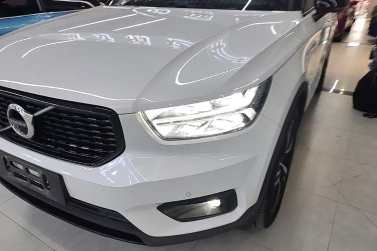 Used Volvo XC40 2021 T4 Four-Wheel Drive Zhiya Sport Edition Left Front Headlight