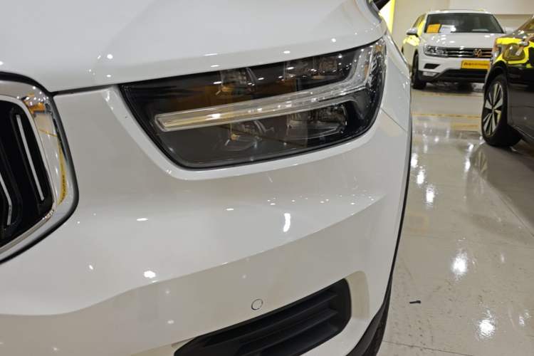 Used Volvo XC40 2021 T4 4x4 SmartDrive Fashion Edition Left Front Headlight