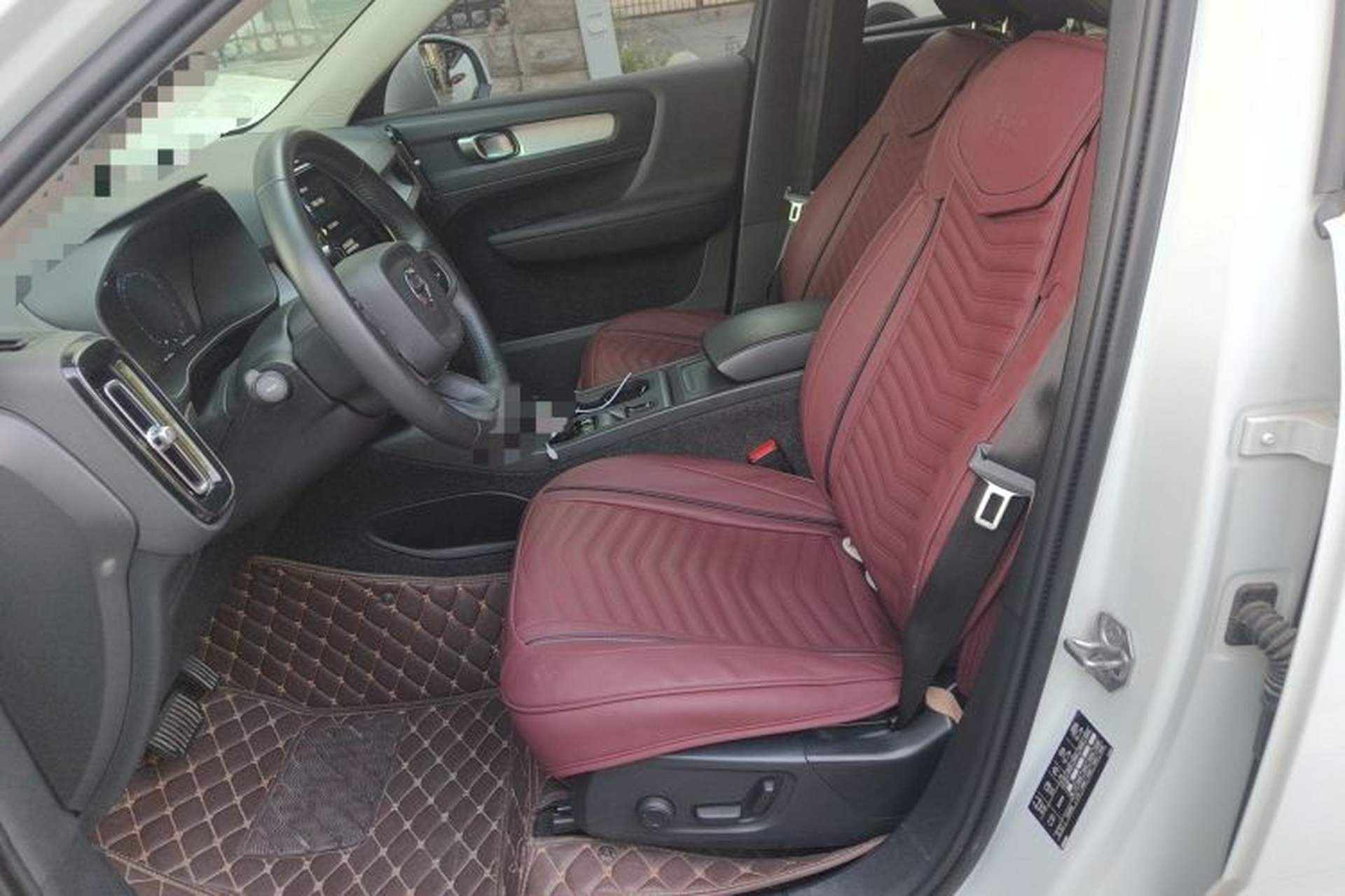 Used Volvo XC40 2021 T4 4x4 SmartDrive Fashion Edition Left Front Seat