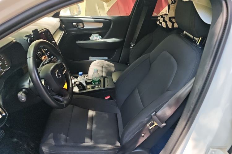 Used Volvo XC40 2021 T4 4x4 SmartDrive Fashion Edition Left Front Seat
