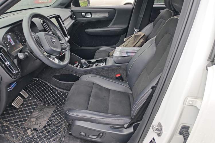 Used Volvo XC40 2021 T4 Four-Wheel Drive Smart & Sporty Edition Left Front Seat