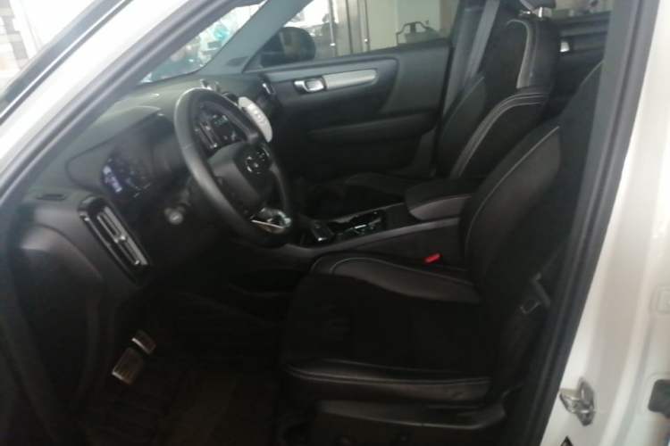 Used Volvo XC40 2021 T4 Four-Wheel Drive Smart & Sporty Edition Left Front Seat