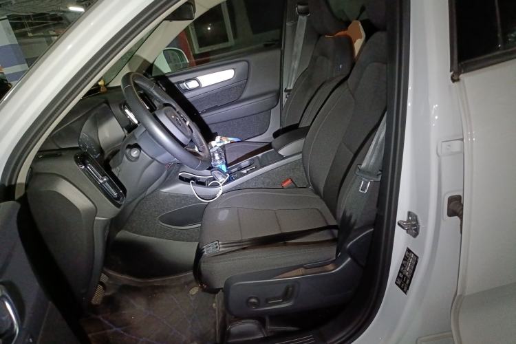Used Volvo XC40 2021 T4 4x4 SmartDrive Fashion Edition Left Front Seat