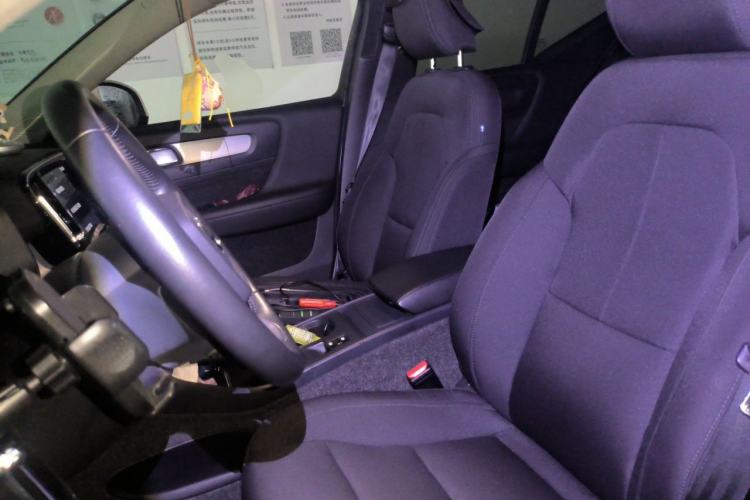 Used Volvo XC40 2021 T4 4x4 SmartDrive Fashion Edition Left Front Seat