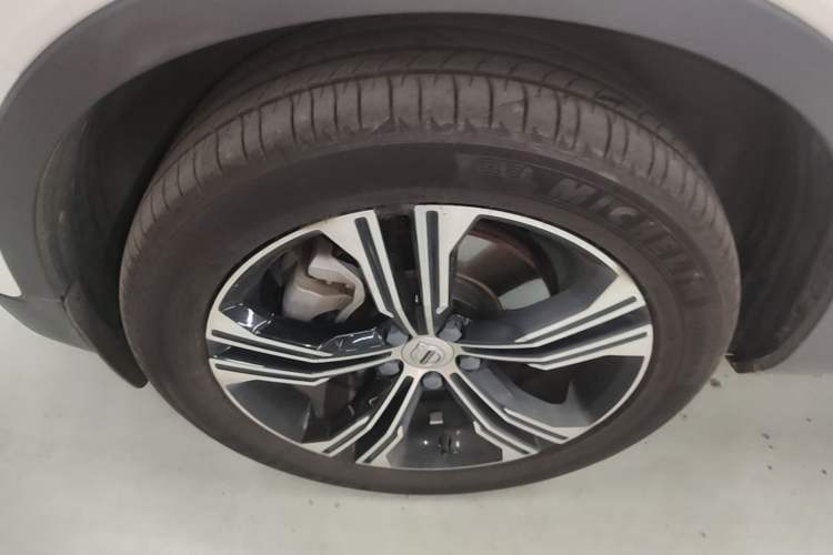 Used Volvo XC40 2021 T4 Four-Wheel Drive Smart Luxury Edition Left Front Wheel Hub