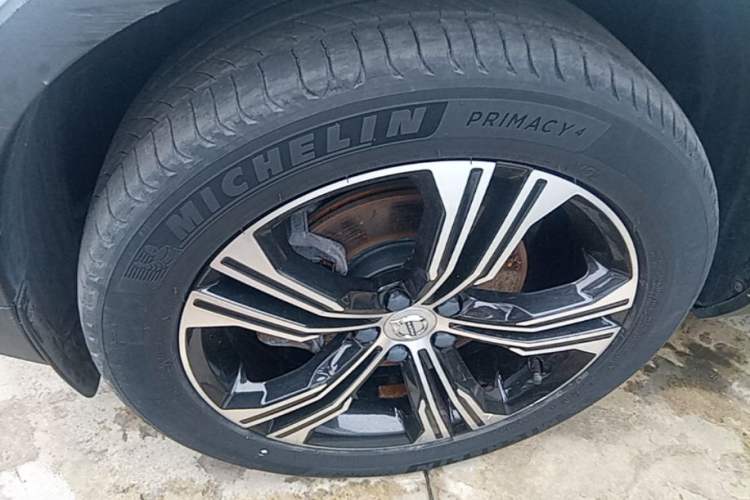 Used Volvo XC40 2021 T4 Four-Wheel Drive Smart Luxury Edition Left Front Wheel Hub
