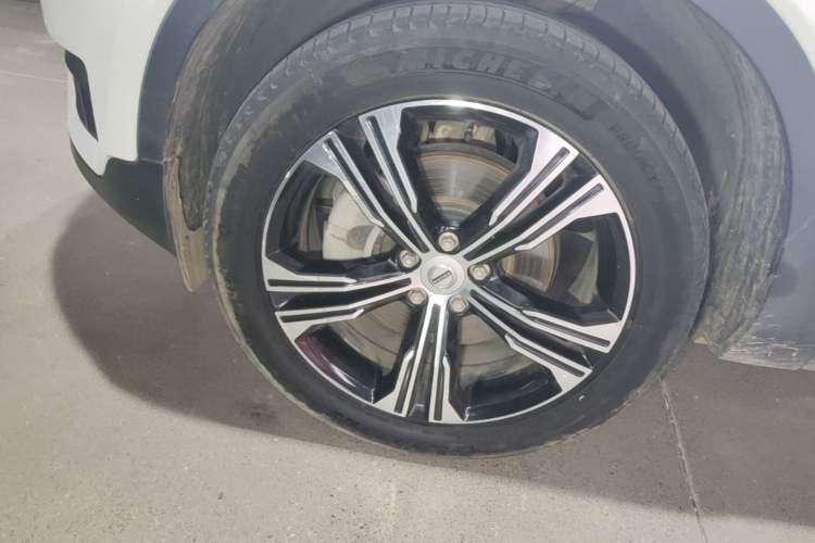 Used Volvo XC40 2021 T4 Four-Wheel Drive Smart Luxury Edition Left Front Wheel Hub