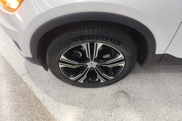 Used Volvo XC40 2021 T4 Four-Wheel Drive Smart Luxury Edition Left Front Wheel Hub