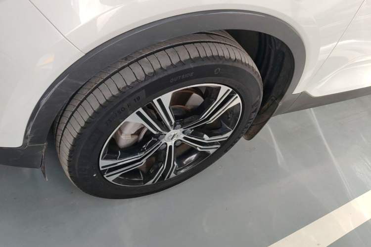 Used Volvo XC40 2021 T4 Four-Wheel Drive Smart Luxury Edition Left Front Wheel Hub