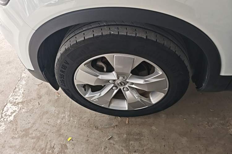 Used Volvo XC40 2021 T3 Smart & Stylish Edition Left Front Wheel Hub