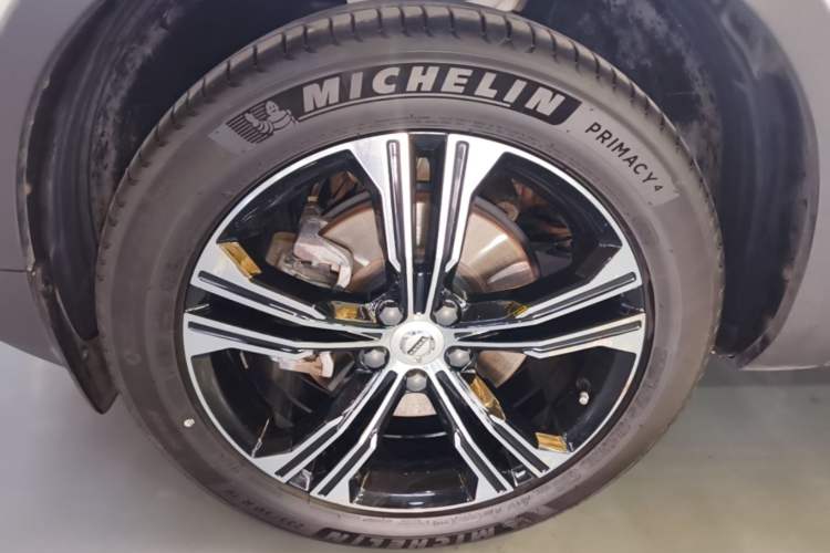 Used Volvo XC40 2021 T4 Four-Wheel Drive Smart Luxury Edition Left Front Wheel Hub