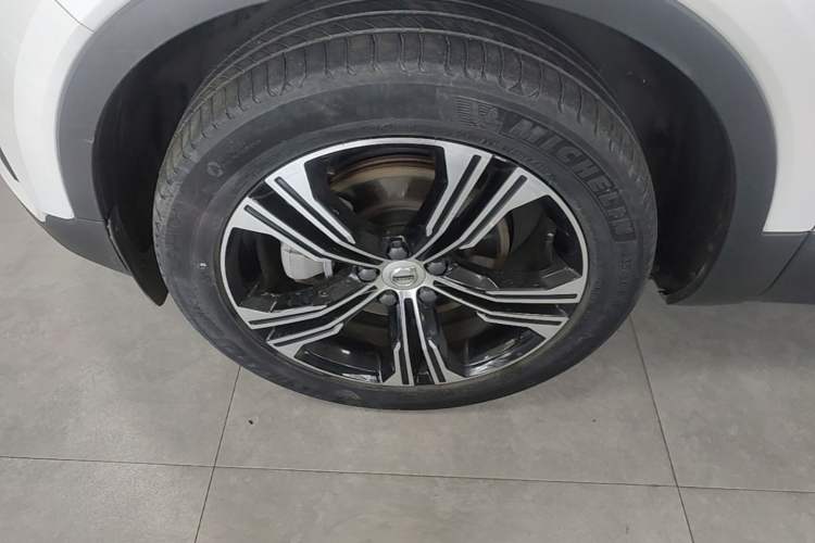 Used Volvo XC40 2021 T4 Four-Wheel Drive Smart Luxury Edition Left Front Wheel Hub