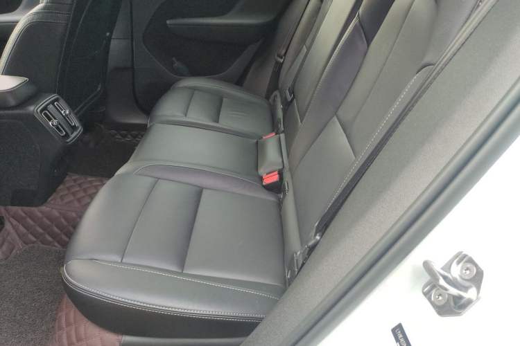 Used Volvo XC40 2021 T4 Four-Wheel Drive Smart Luxury Edition Left Rear Seat