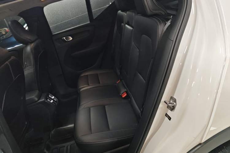 Used Volvo XC40 2021 T4 Four-Wheel Drive Smart Luxury Edition Left Rear Seat