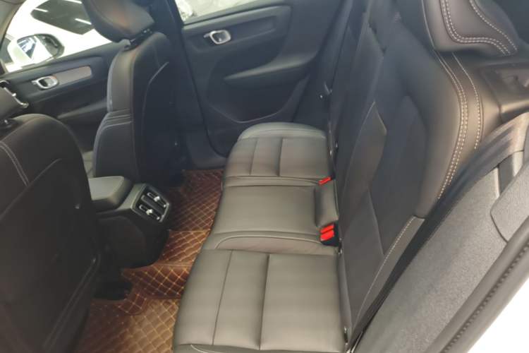 Used Volvo XC40 2021 T4 Four-Wheel Drive Smart Luxury Edition Left Rear Seat