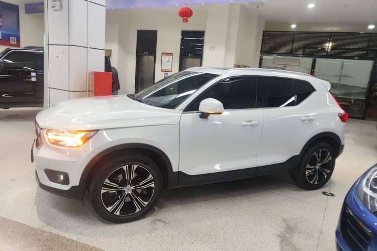 Used Volvo XC40 2021 T4 Four-Wheel Drive Smart Luxury Edition Left Side