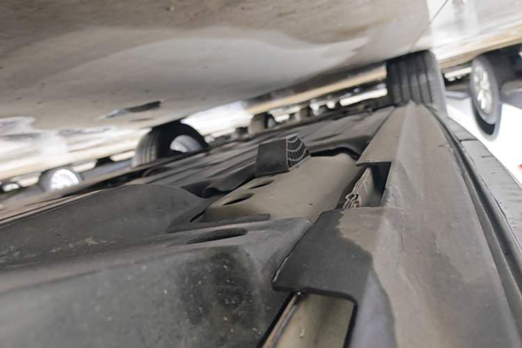 Used Volvo XC40 2021 T4 Four-Wheel Drive Smart & Sporty Edition Left Side Sill