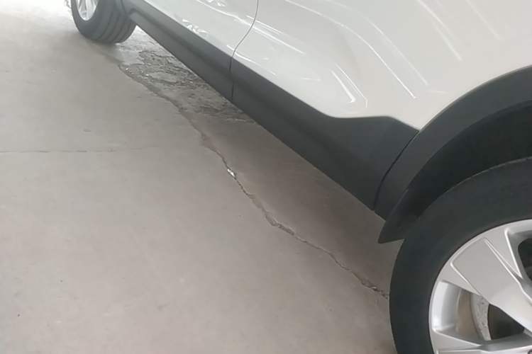 Used Volvo XC40 2021 T4 4x4 SmartDrive Fashion Edition Left Side Sill