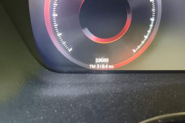 Used Volvo XC40 2021 T4 Four-Wheel Drive Smart & Sporty Edition Odometer Close Up