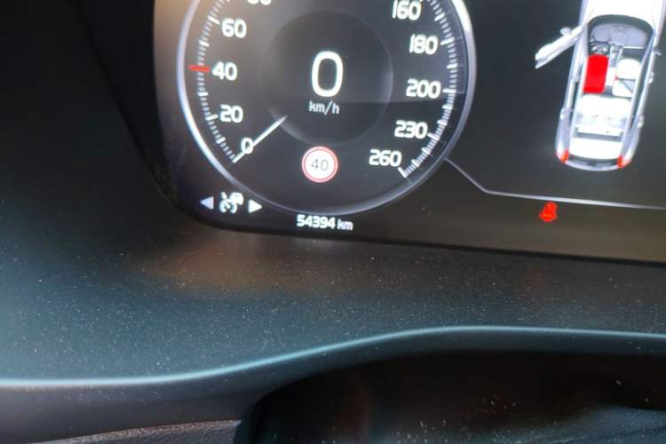 Used Volvo XC40 2021 T4 Four-Wheel Drive Zhiya Sport Edition Odometer Close Up