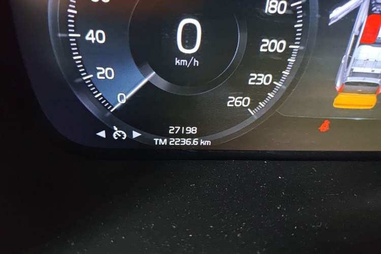 Used Volvo XC40 2021 T3 Smart & Stylish Edition Odometer Close Up