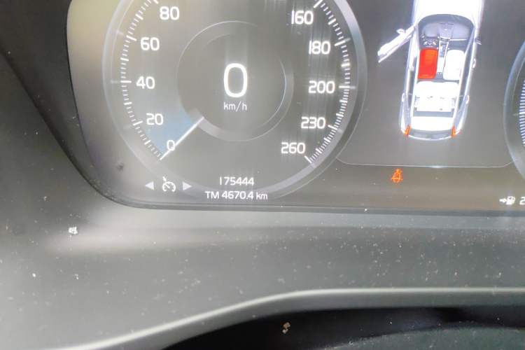 Used Volvo XC40 2021 T3 Smart & Stylish Edition Odometer Close Up