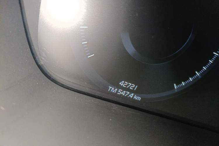 Used Volvo XC40 2021 T4 Four-Wheel Drive Smart Luxury Edition Odometer Close Up