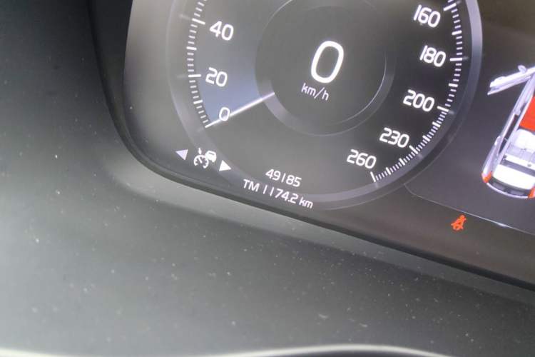 Used Volvo XC40 2021 T5 4x4 Zhiya Sport Edition Odometer Close Up