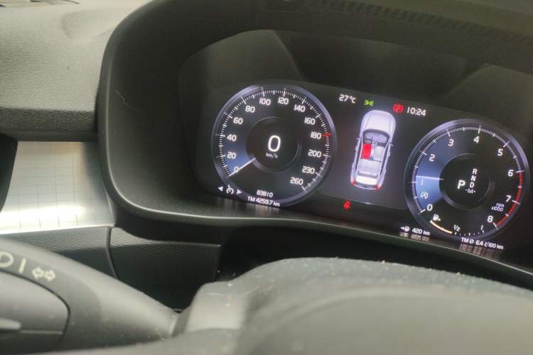 Used Volvo XC40 2021 T3 Smart & Stylish Edition Odometer Close Up