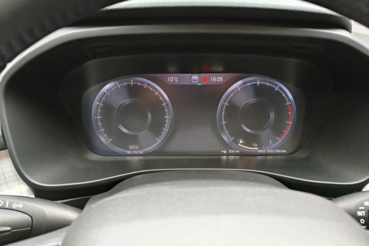 Used Volvo XC40 2021 T3 Smart & Stylish Edition Odometer Close Up