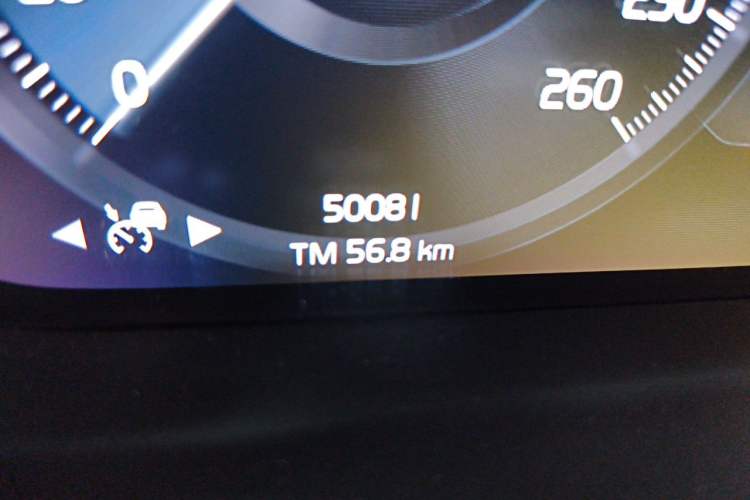 Used Volvo XC40 2021 T4 Four-Wheel Drive Smart Luxury Edition Odometer Close Up