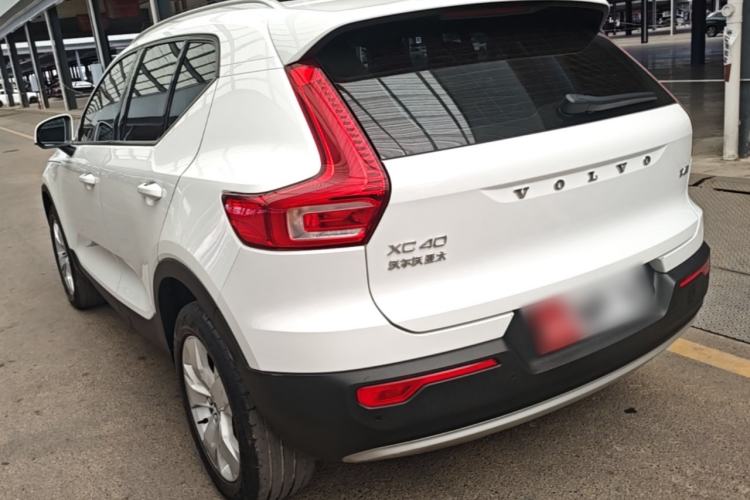Used Volvo XC40 2021 T4 4x4 SmartDrive Fashion Edition Rear Left 45 Deg