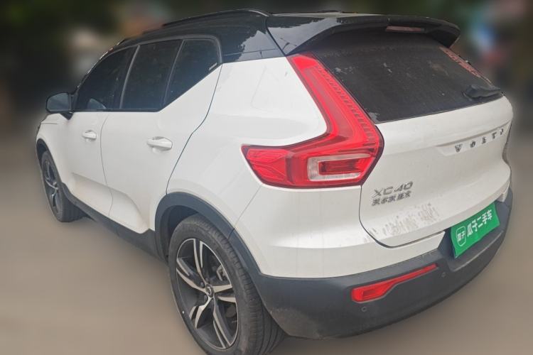 Used Volvo XC40 2021 T4 Four-Wheel Drive Smart & Sporty Edition Rear Left 45 Deg