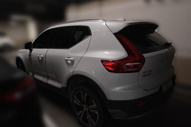 Used Volvo XC40 2021 T4 Four-Wheel Drive Smart Luxury Edition Rear Left 45 Deg