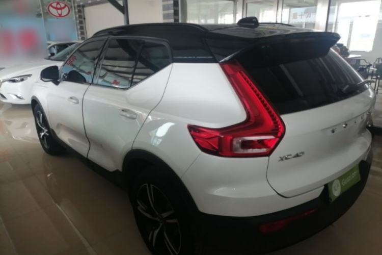 Used Volvo XC40 2021 T4 Four-Wheel Drive Smart & Sporty Edition Rear Left 45 Deg