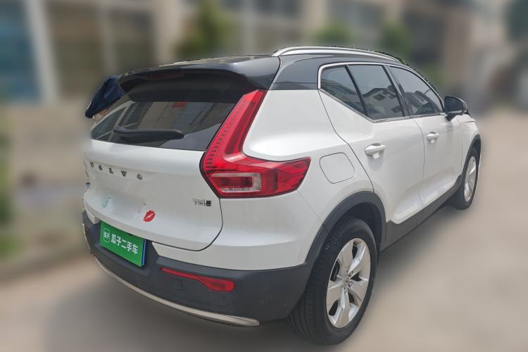 Used Volvo XC40 2021 T4 Four-Wheel Drive Smart Luxury Edition Rear Right 45 Deg