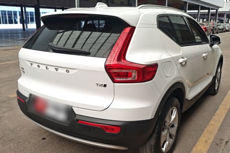 Used Volvo XC40 2021 T4 4x4 SmartDrive Fashion Edition Rear Right 45 Deg