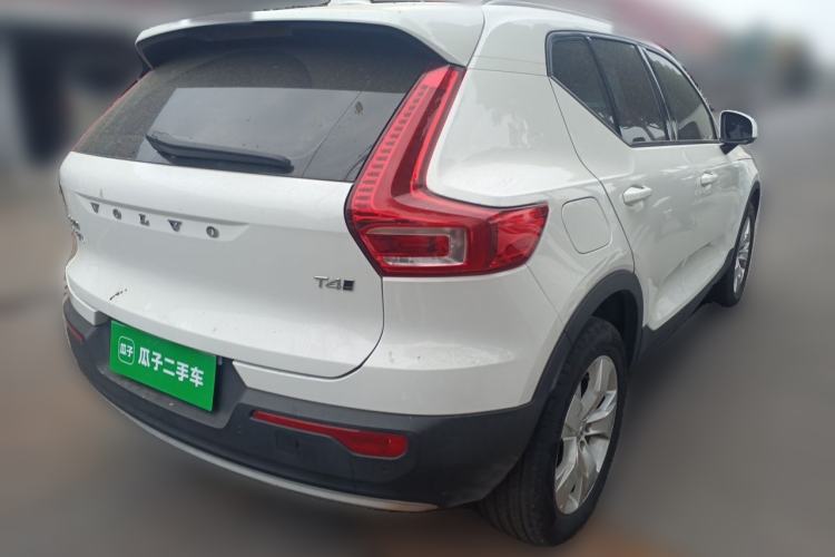 Used Volvo XC40 2021 T4 4x4 SmartDrive Fashion Edition Rear Right 45 Deg