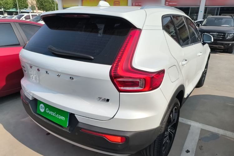 Used Volvo XC40 2021 T4 Four-Wheel Drive Smart Luxury Edition Rear Right 45 Deg