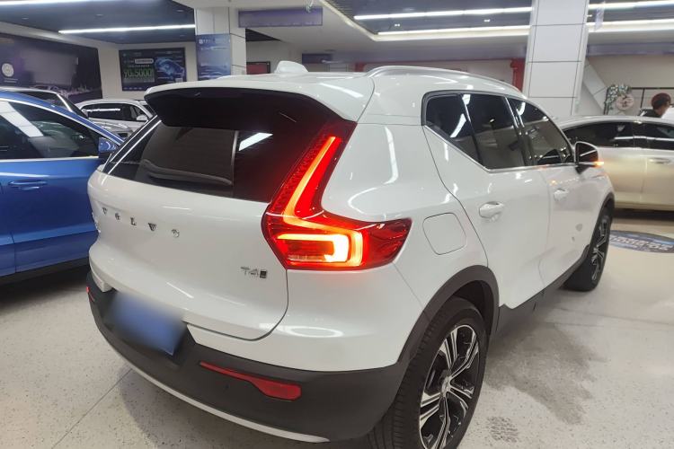 Used Volvo XC40 2021 T4 Four-Wheel Drive Smart Luxury Edition Rear Right 45 Deg