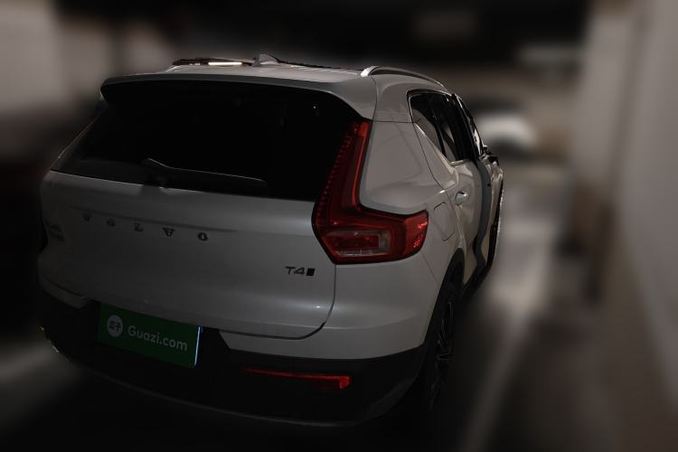 Used Volvo XC40 2021 T4 Four-Wheel Drive Smart Luxury Edition Rear Right 45 Deg