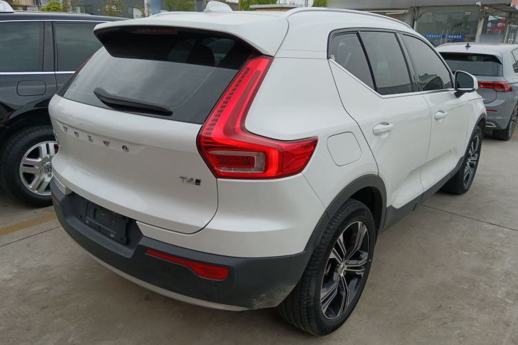Used Volvo XC40 2021 T4 Four-Wheel Drive Smart Luxury Edition Rear Right 45 Deg